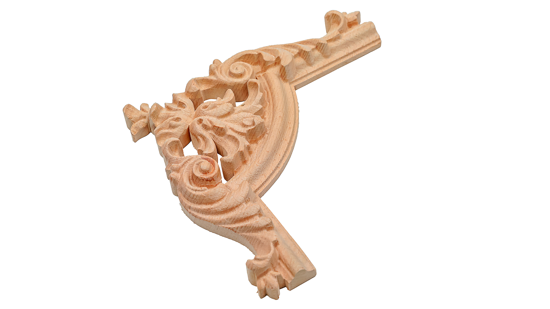 زواية خشبية محفورة يدوياً تضيف روح الحرفة إلى الديكور