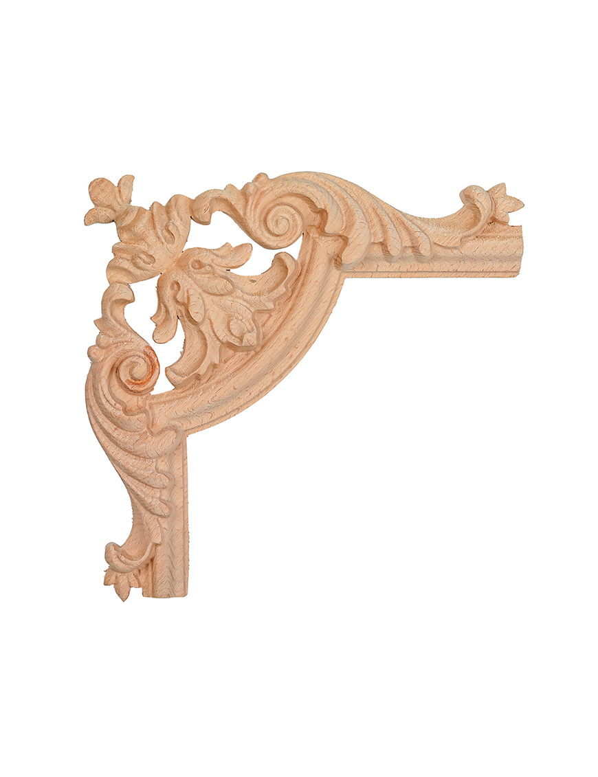 زواية خشبية محفورة يدوياً تضيف روح الحرفة إلى الديكور