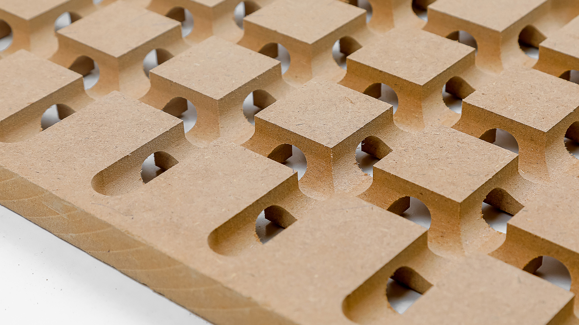 أشكال حلايا جاهزة من ألواح MDF لأعمال الديكورات